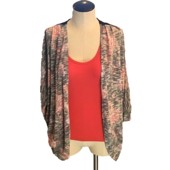 WOMENS floral lace back cardigan. - Picture 1 of 11